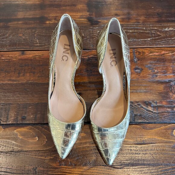 INC Kenjay Gold Crocodile Embossed D'orsay Pumps.  Size 8.  EUC. - Picture 2 of 6